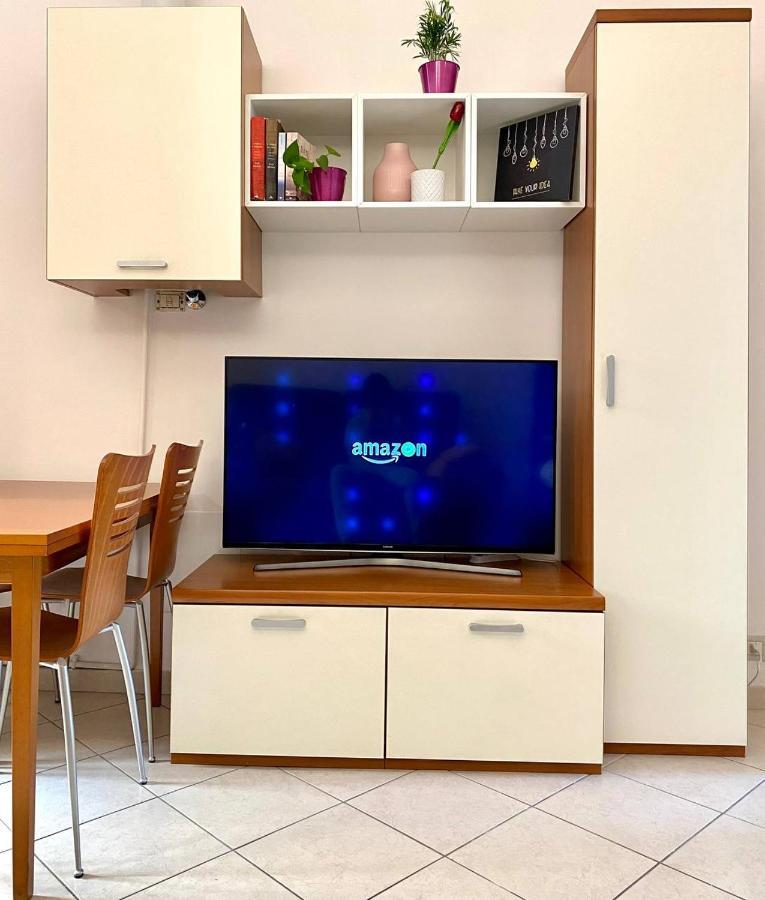 Ringhiera House Tertulliano - Free Street Parking Nearby Apartment Milano Ngoại thất bức ảnh